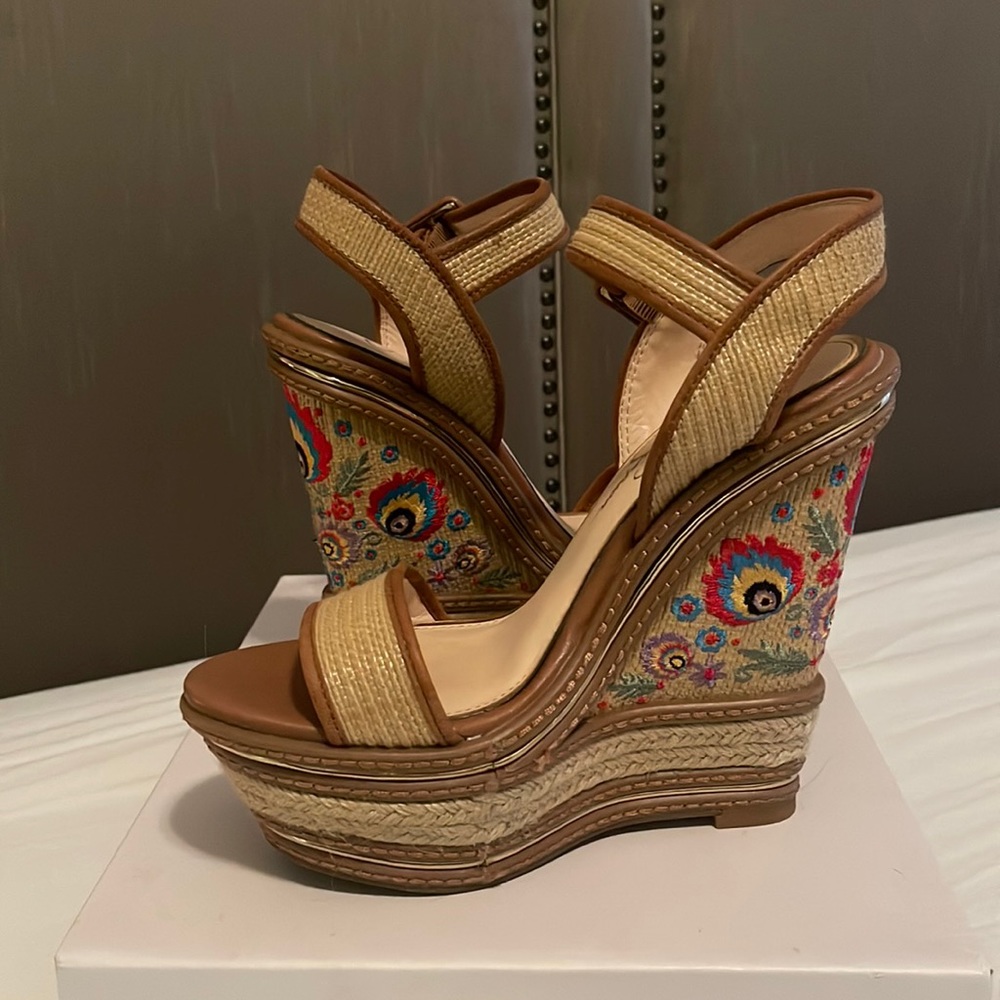 Jessica Simpson Wedges